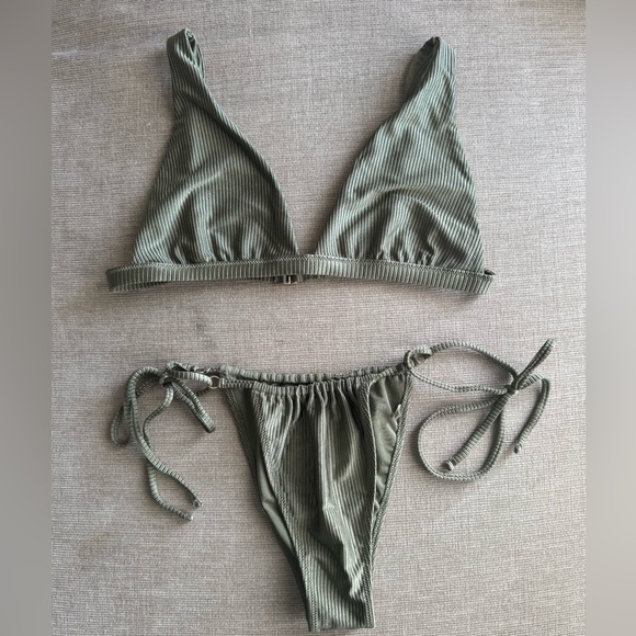 aerie Other - AERIE SHINE RIB BIKINI SET - TOP & BOTTOM, SIZE MEDIUM